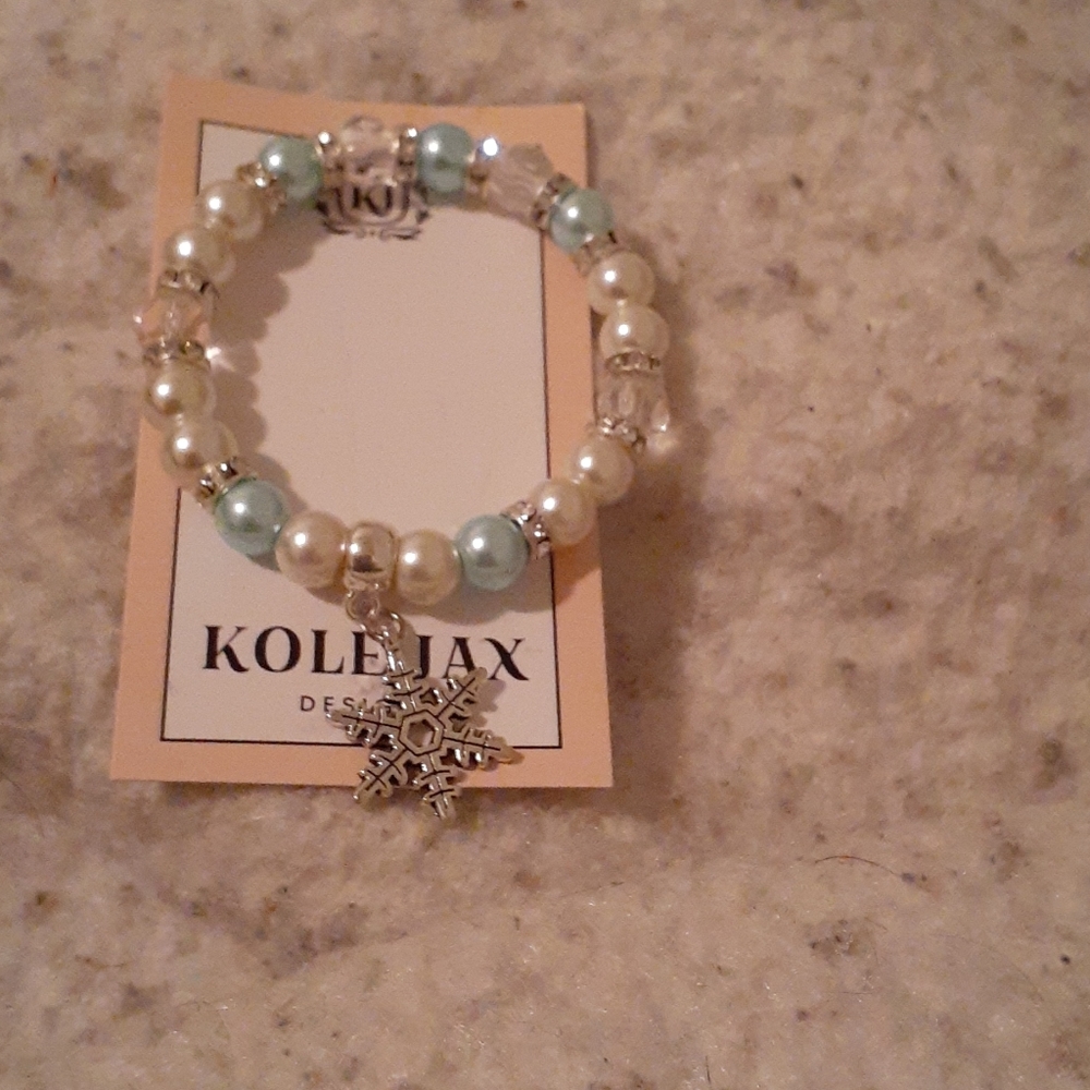 Pearl snokeflake charm holiday Christmas bracelet